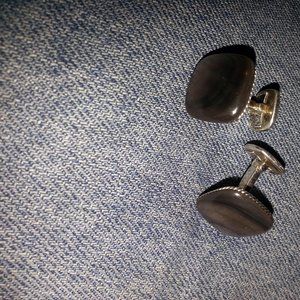 Pair of pure silver black mother of pearl cufflink